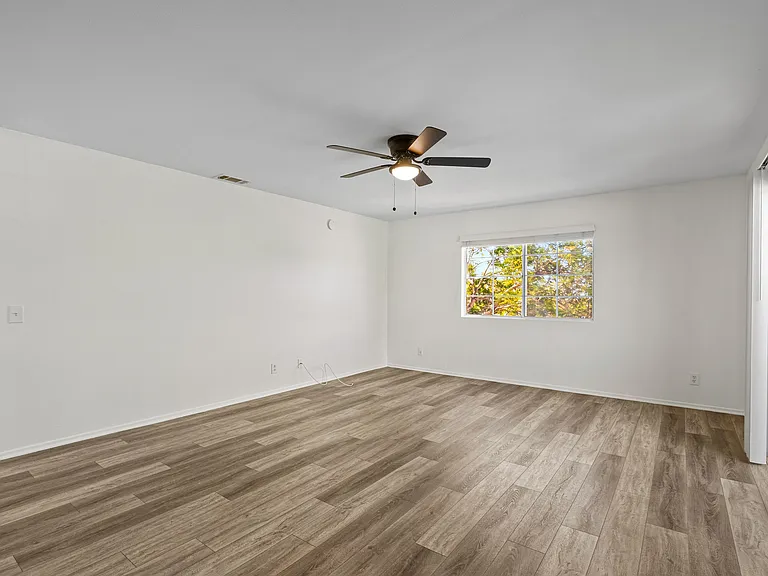 Summer House Apartments — Photo 10