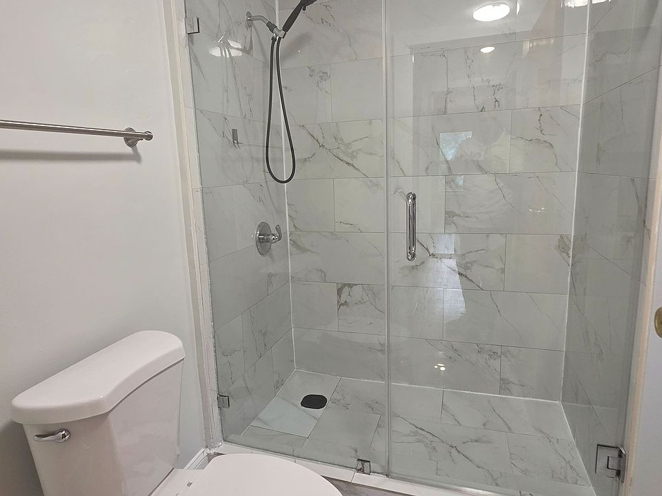 1st image of 124 Garden Ave Floor 2