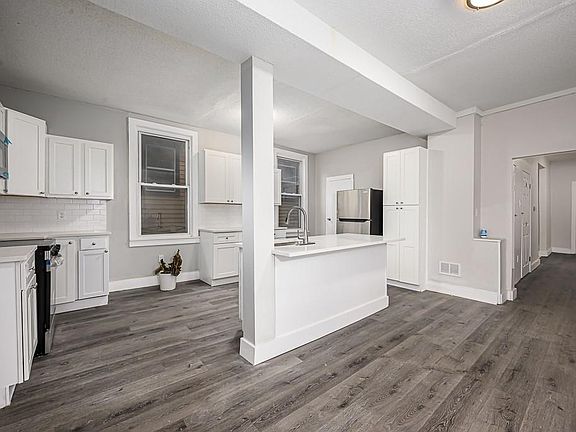 5th image of 512 Ottawa St