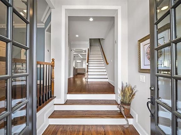 3rd image of 688 Lockton Pl
