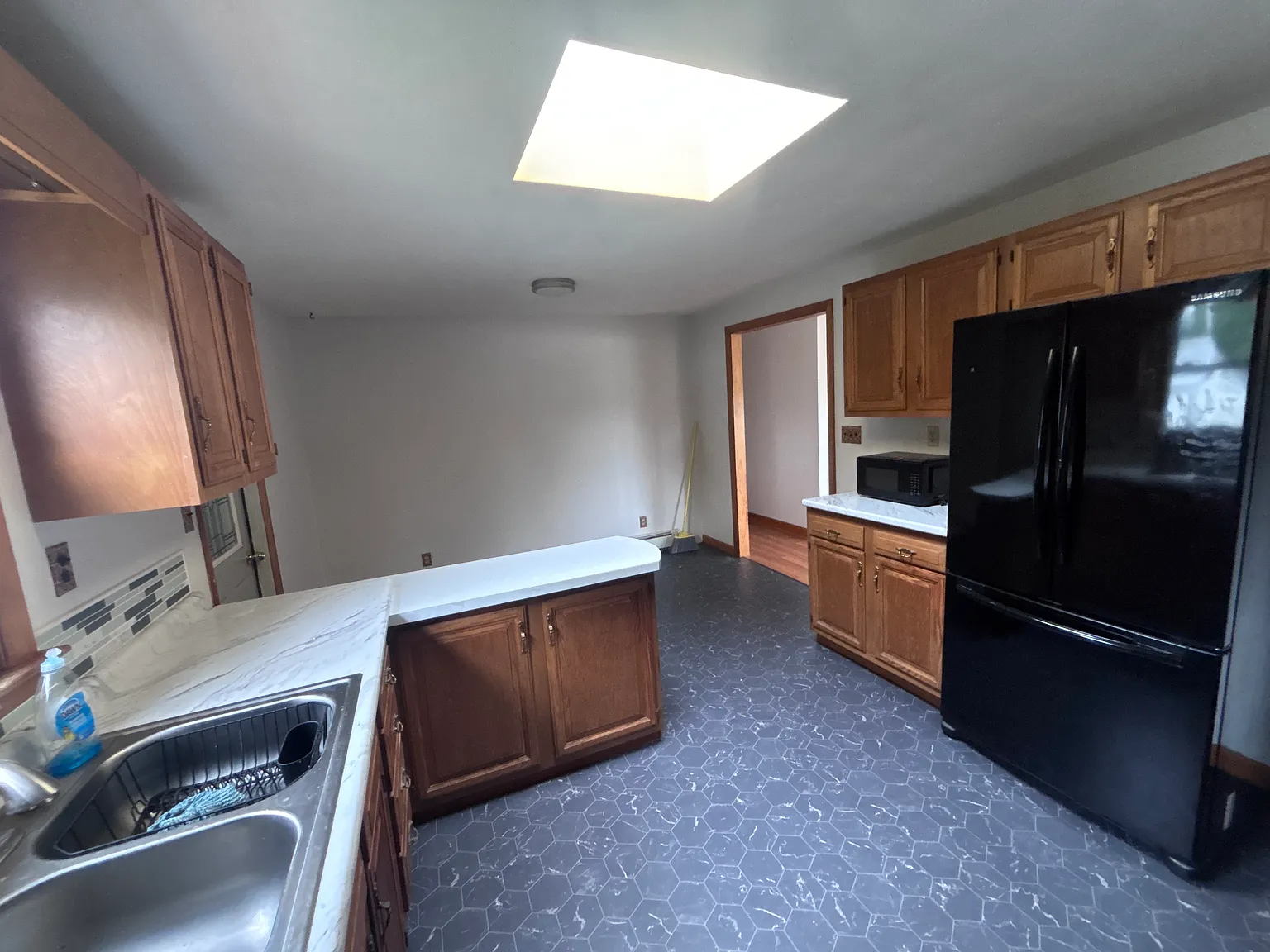 3 bed, 940 sqft, $2,000 — Photo 4