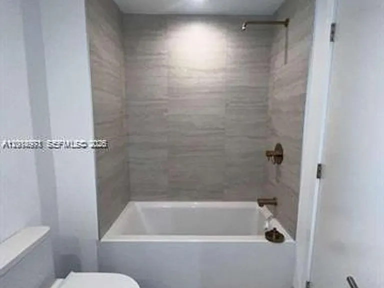 77 SE 5th St #1605 — Photo 11
