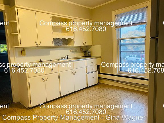 3rd image of 114 Lafayette Ave SE #4