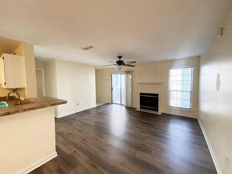 635 Granville Ct — Photo 11