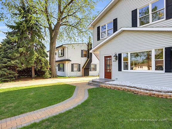 3rd image of 9830 S Meade Ave