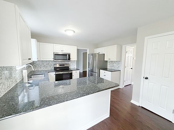 4th image of 9201 Sayornis Ct