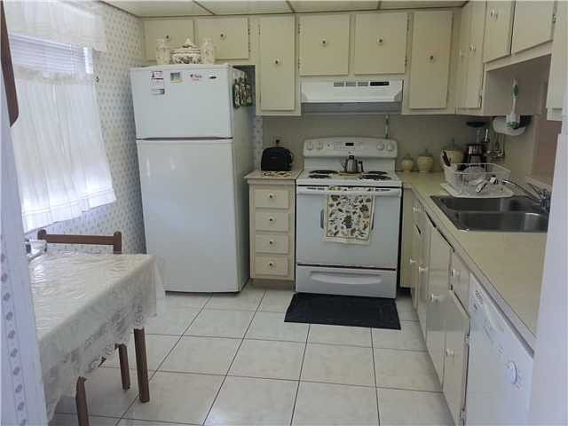 1st image of 315 SE 11th Ter APT 302