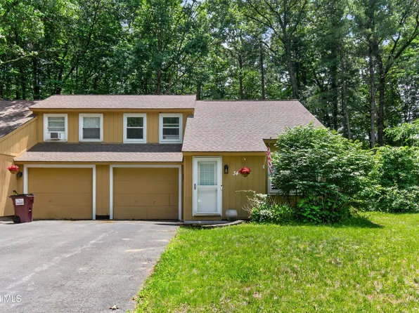 34 Pepperbush Place, Malta, NY 12020
