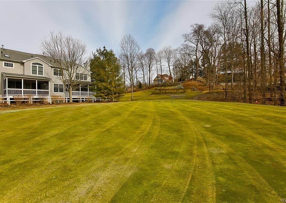 1st image of 14 Brookview Dr