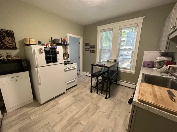 36 Belmont St #1B, Somerville, MA 02143