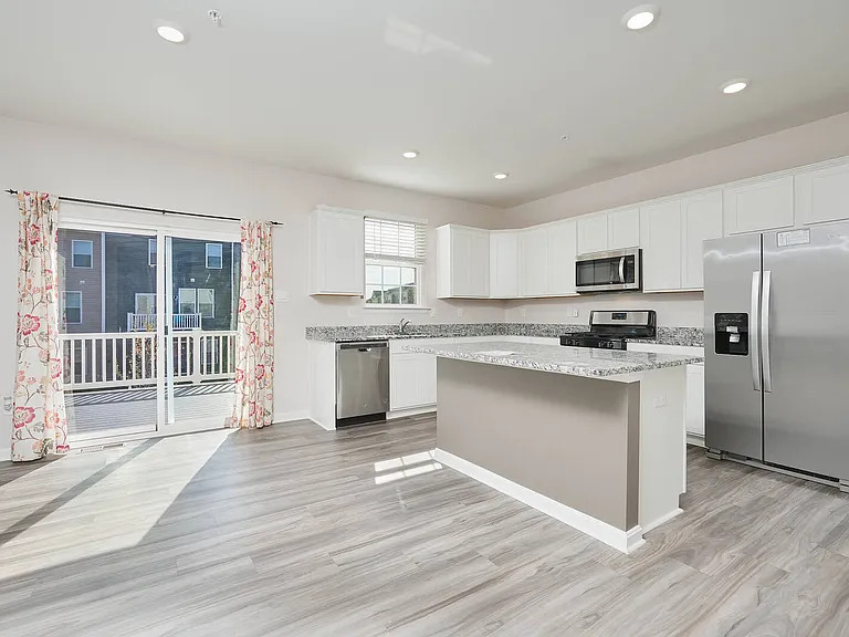 2085 Pomona Way — Photo 19