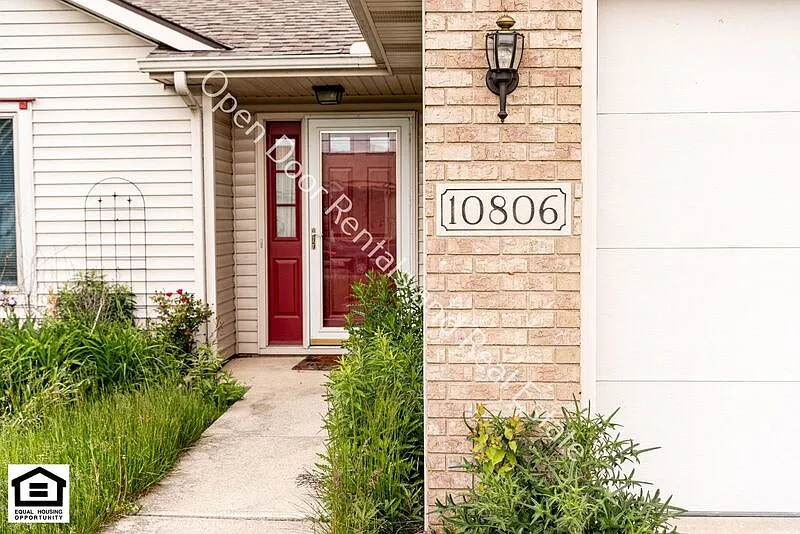 3 bed, 2.0 bath, 1247 sqft, $2,000 — Photo 3