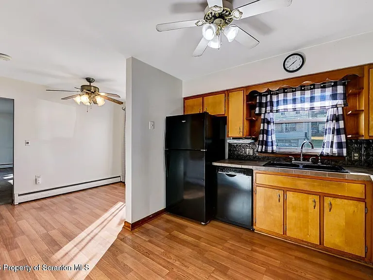 1020 W Market St — Photo 12