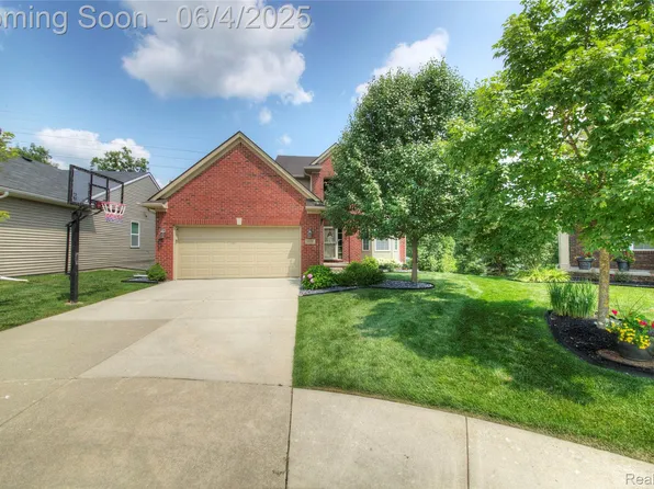 1570 Arbor View Ln, Howell, MI 48843