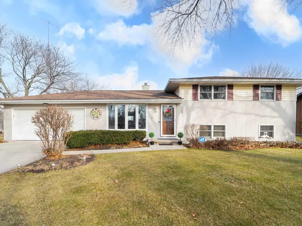 2524 Riverhills Rd, Two Rivers, WI 54241