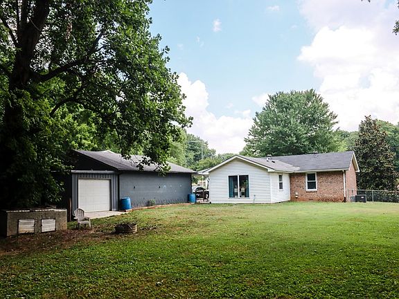 5th image of 232 Jeffery Dr