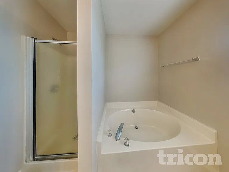 2120 Ballingarry Dr — Photo 11