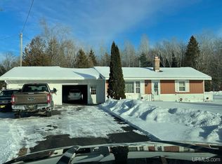 9094 25th Rd, Garden, MI 49835