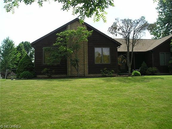 2nd image of 279 Kensington Park Dr