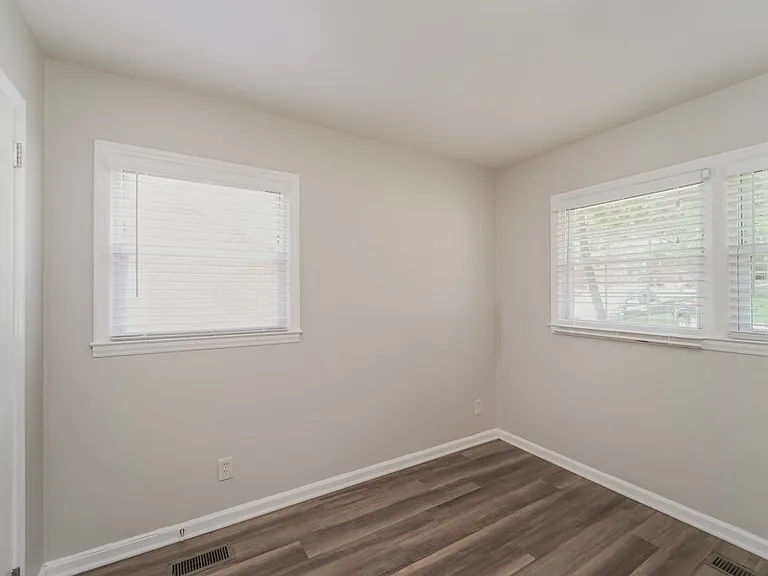 2413 Dora Dr — Photo 16