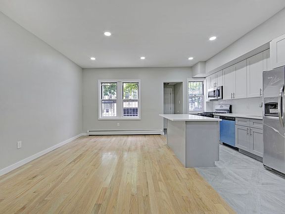 4th image of 8560 102nd St