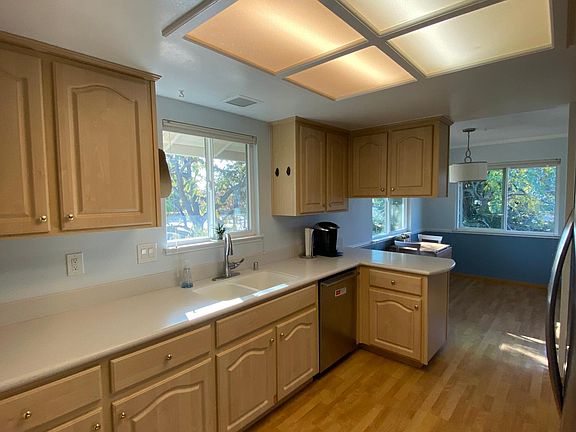 4th image of 18936 Sara Park Cir