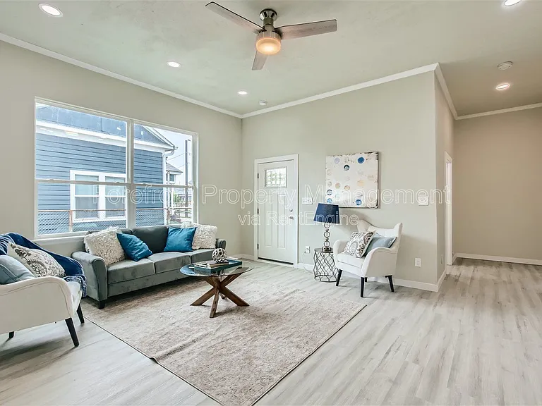 517 Hicks Ave — Photo 12