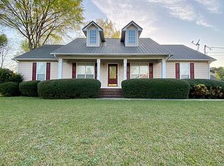876 Berkshire Dr, Anniston, AL 36207
