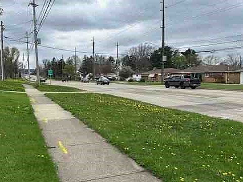 4th image of 7037 Ridge Rd