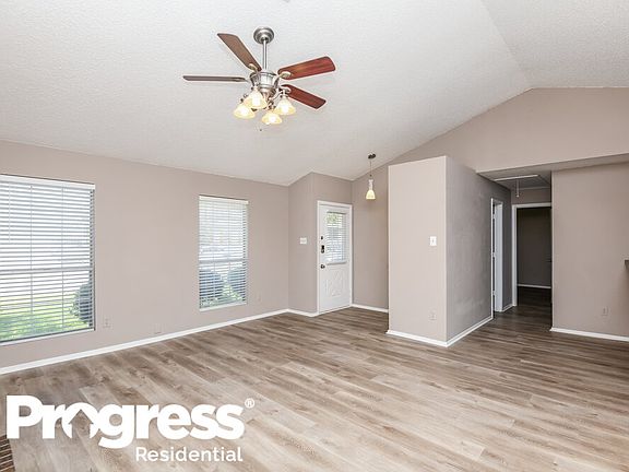 3rd image of 3808 Flintwood Trl