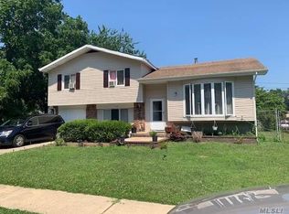 103 Branch Ave, Central Islip, NY 11722