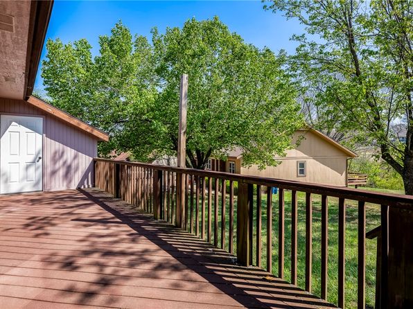 4 Walter Dr, Bella Vista, AR 72714