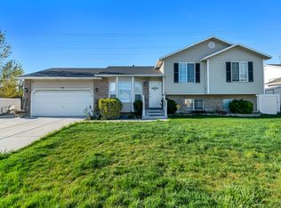 1419 W Misty Hollow Way S, West Jordan, UT 84084