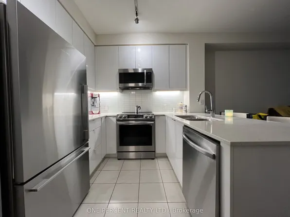 50 Thomas Riley Rd #819, Toronto, ON M9B 0C3