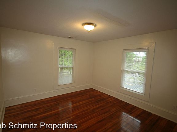 4th image of 901 Sedgefield St #6033705