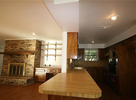 3rd image of 4488 Pecan Place Dr