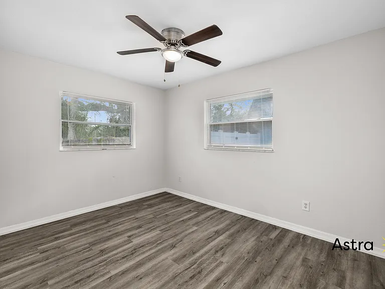 327 S Fernwood Ave #3 — Photo 5