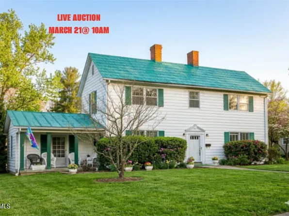 216 S Sycamore St, Elizabethton, TN 37643