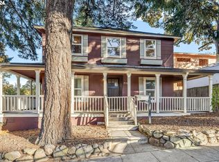 719 9th St, Hood River, OR