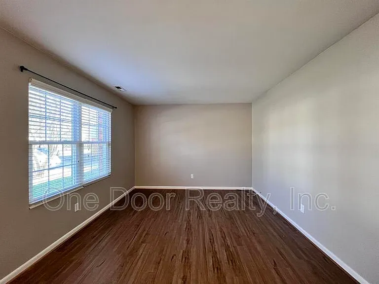 1103 London Company Way — Photo 4