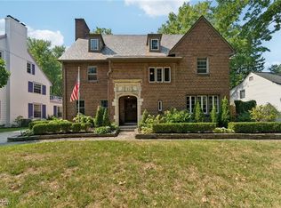 1130 Forest Rd, Lakewood, OH 44107