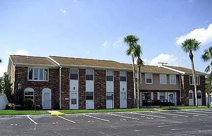 2 bed, 1.5 bath, 1122 sqft, $1,325 — Photo 2