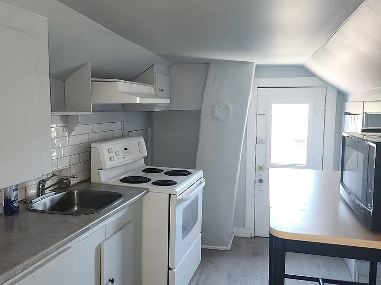 1016 Church St #2 — Photo 6