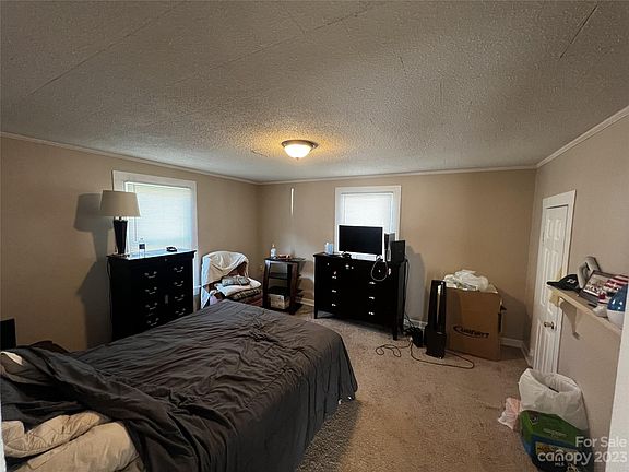 4th image of 1617 Gum St