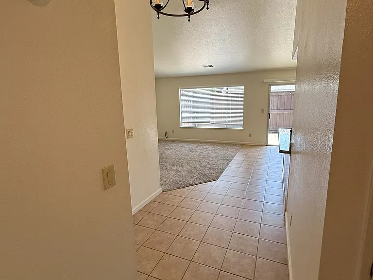 3821 Monteview Dr — Photo 8