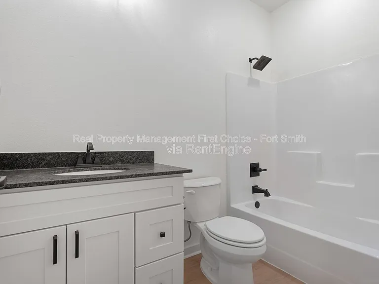 8908 Cambria Cir #B — Photo 10