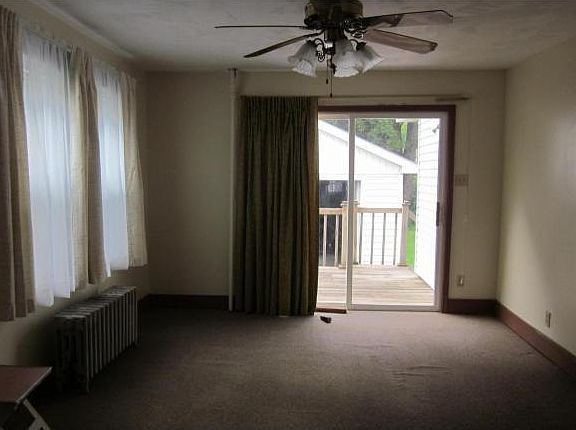 5th image of 40 Brown St