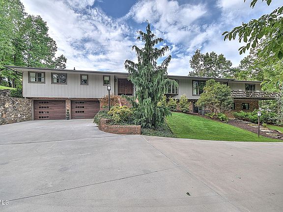 2nd image of 117 Skyline Dr