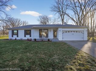 6227 McKenzie Dr, Flint, MI 48507