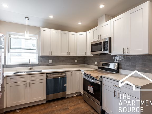 3rd image of 3921 N Saint Louis Ave #2